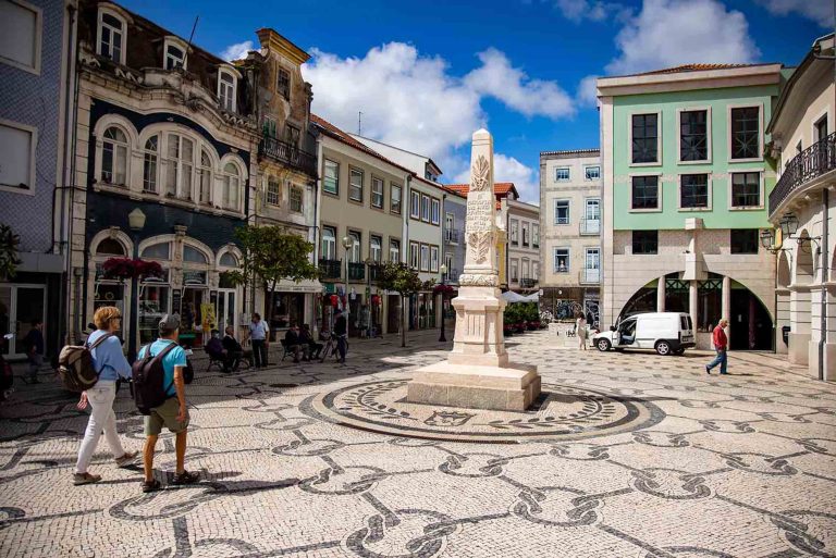 Aveiro City Transport Guide: Tips for Navigating the “Venice of Portugal”